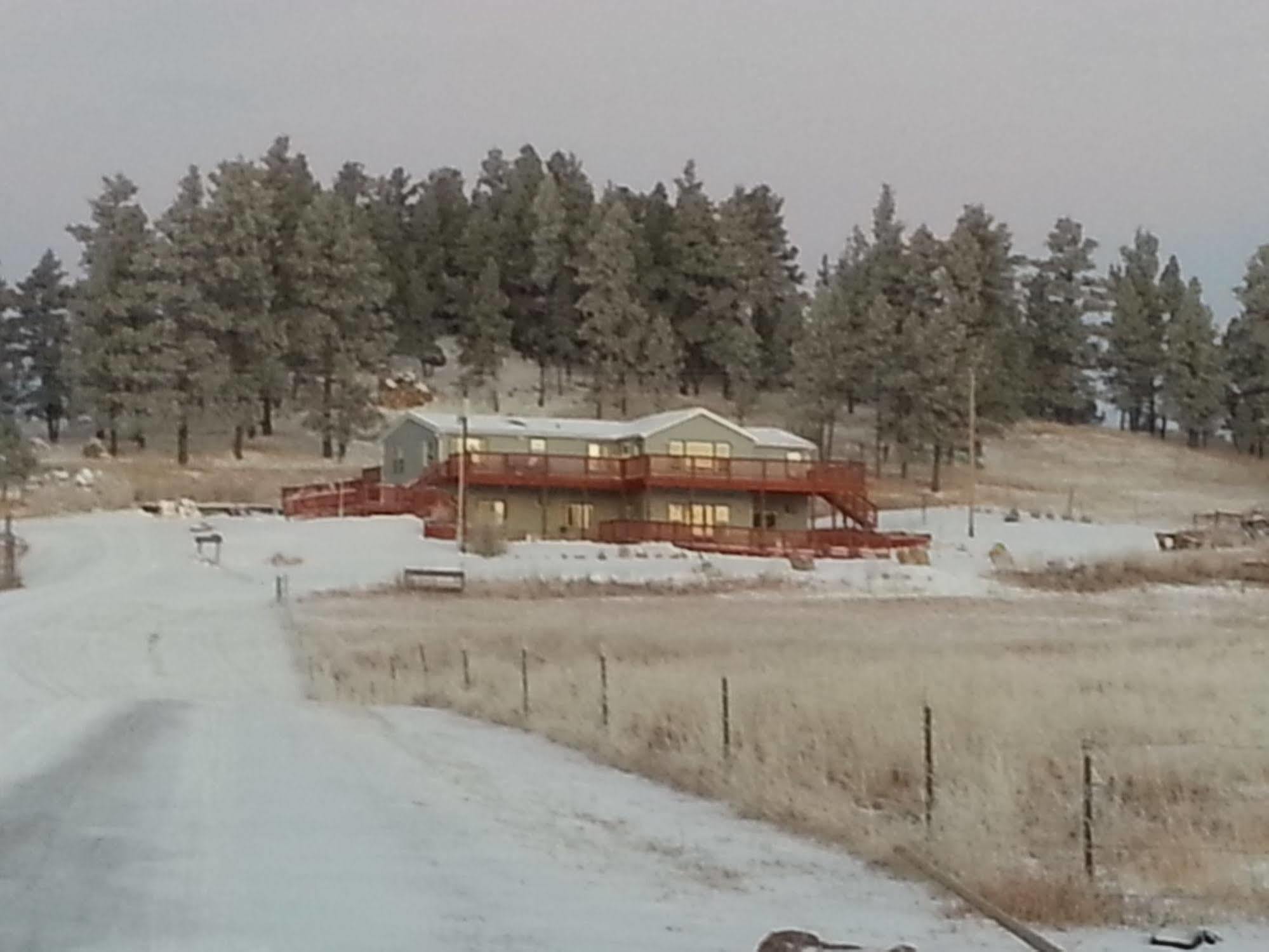 Sawin' Logs Inn Devils Tower ภายนอก รูปภาพ